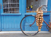 jigsaw puzzle en france bicycle beside blue house with bag of onions 1000p ieces beautiful clementoi