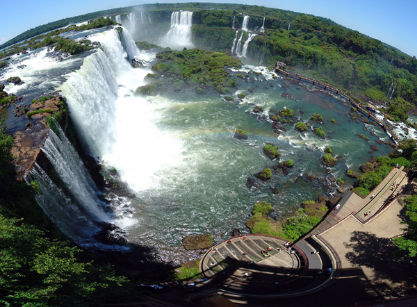 Iguacu (Iguassu) Falls
